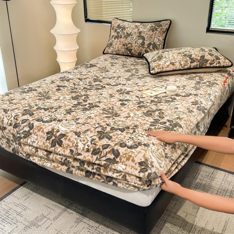 Thicken Bedsheet Soft Velvet Bed Cover for Winter Elastic Bed Linen Adults Kids Room Fitted Sheet drap de lit (No Pillowcase)