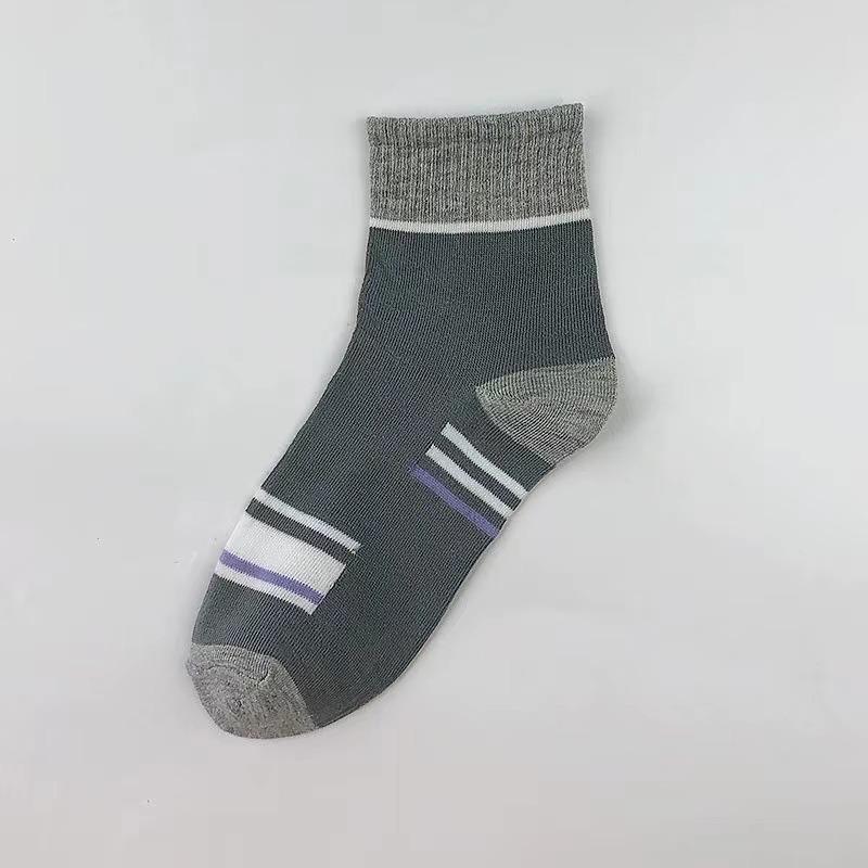 Men's Spring and Autumn Striped Sports Sports Sweat Absorber Deodorant Socks