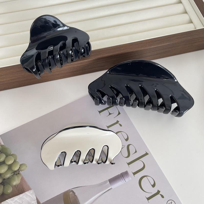 Classic Black & White French Hair Claw Clip - Vinegar Acetate Style 2024, High-End Small Fragrance Shark Clip for Buns.