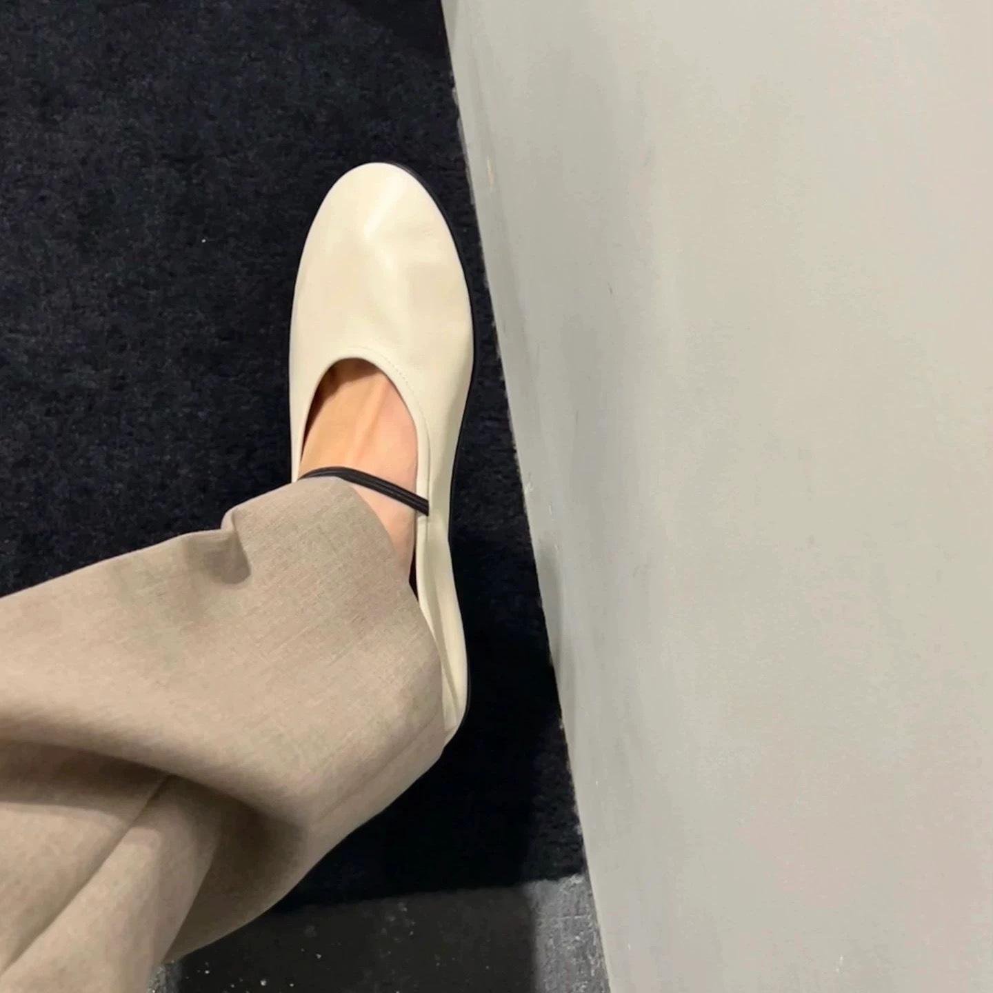 

Soft summer new round head one-word flat-soled small leather shoes women s leather comfortable soft-soled single shoes 40 чёрный