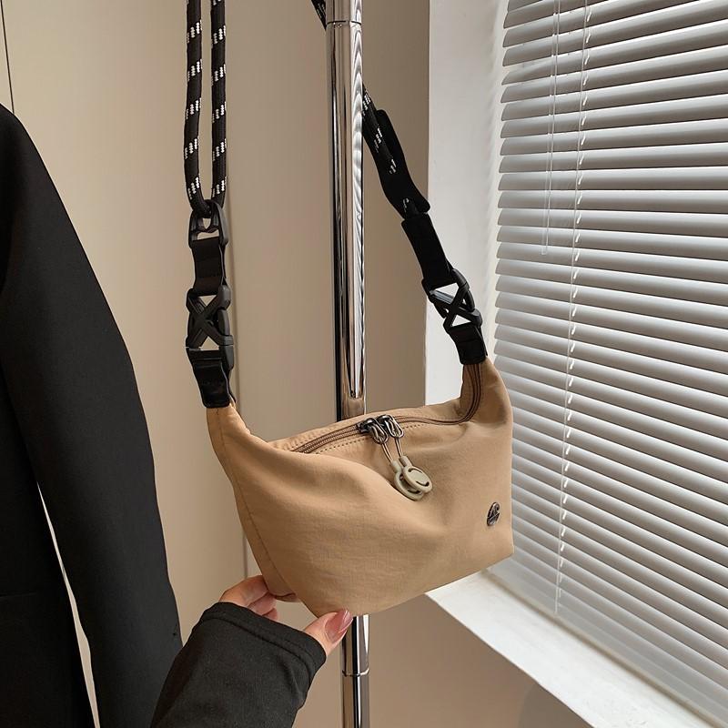 

Нишевая тканевая сумка кроссбоди маленькая сумка женская 2025 лето новая женская сумка корейская версия сумка кроссбоди модная сумка на плечо сумка-пельмень хаки