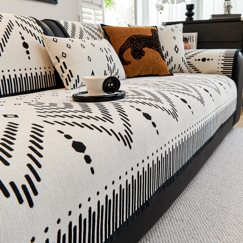

2025 New High-end Chenille Sofa Cushion All Season Universal Fixed Anti Slip Sofa Cushion Cover Cloth For Living Room Decoration 70x70cm 1pcs чёрный