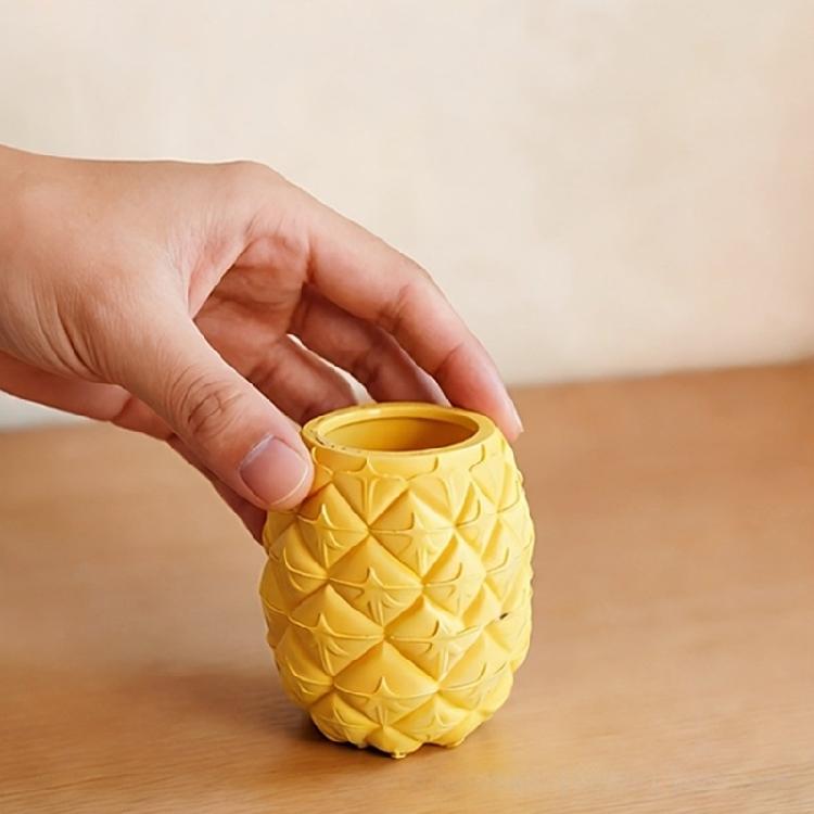 Elegant Pineapple Styles Multifunctional Desktop Accessory Pineapple Shape Decoration Pen Holder Makeup Brush Organizers