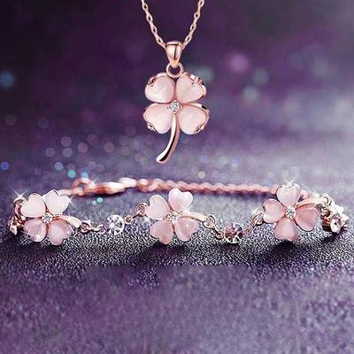 Dört Yapraklı Yonca Opal Bileklik Kadın Işıltılı Lüks Üst Düzey Kolye Pembe Pırlanta Çiçek Moda Kolye Takı Şeftali Çiçeği