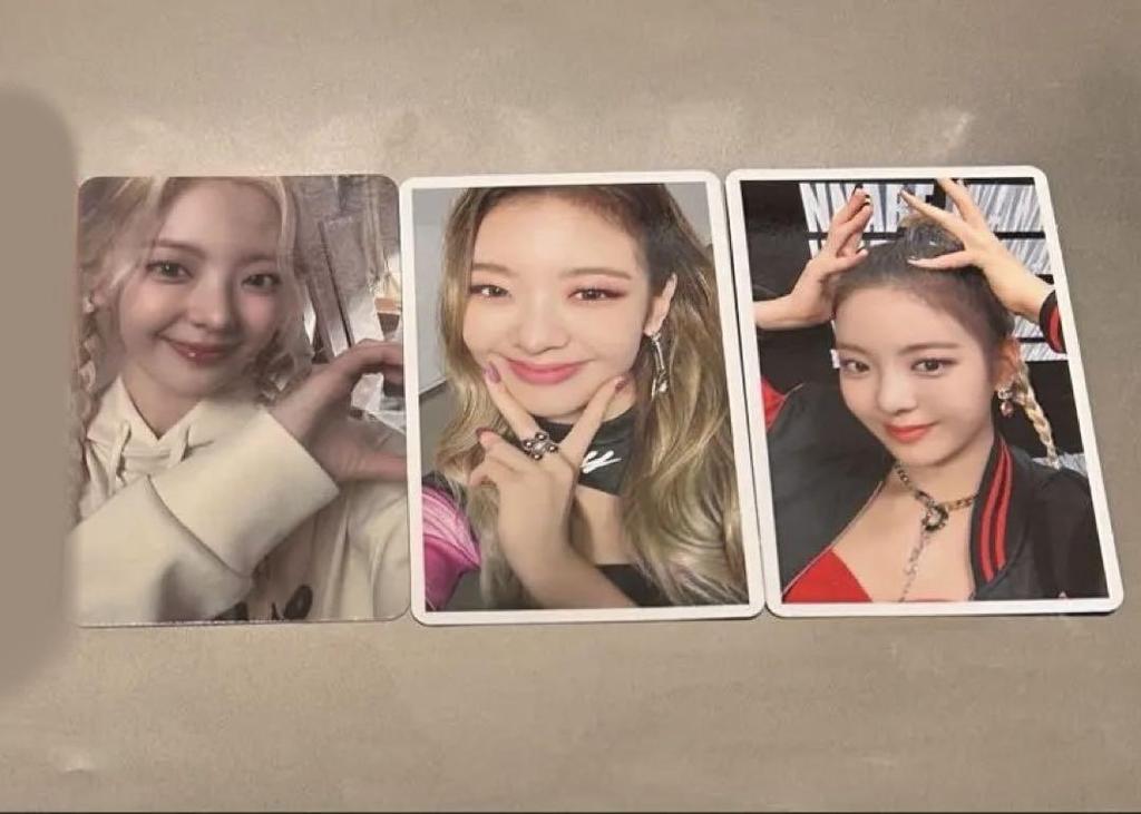 [USED] 24 points LIA rear ITZY trading card goods