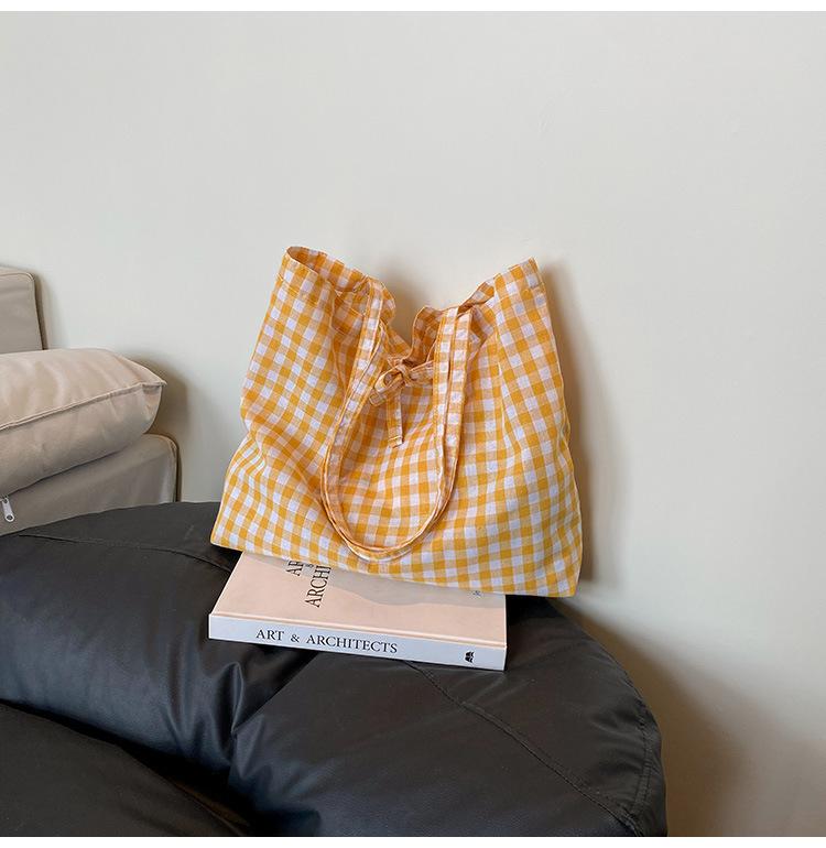 

Korean red plaid cloth bag 2025 new refreshing shoulder bag class commuter bag large-capacity travel tote bag жёлтый