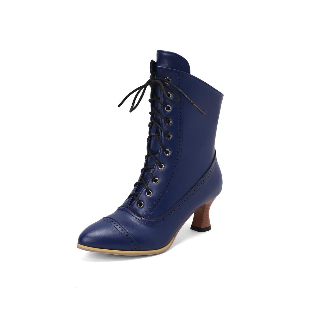 Korta klackskor för kvinnor Enfärgad spetsiga retro snidade korta stövlar Höst och vinter Nya stora kvinnor