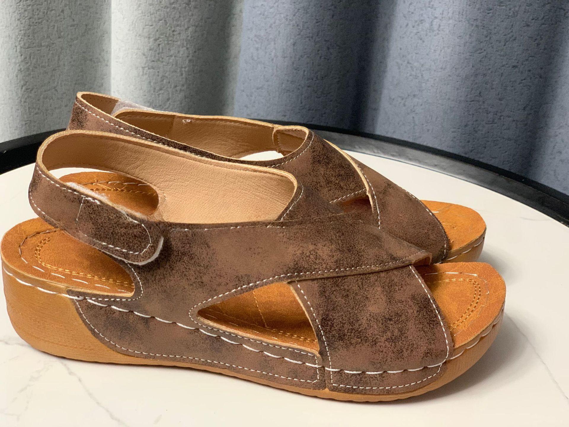 

Женские дышащие сандалии в тон - новинка 2024 года, повседневная пляжная обувь на лето 39