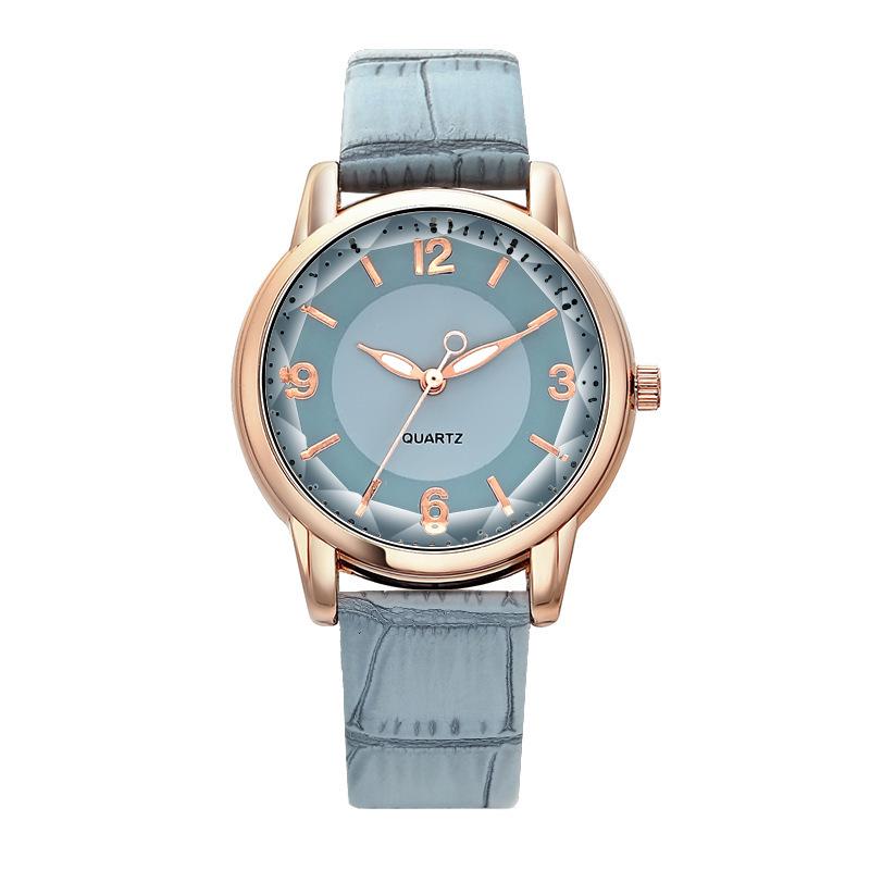 Women's Two-Tone Quartz Watch with Leather Strap and Temperament Round Dial