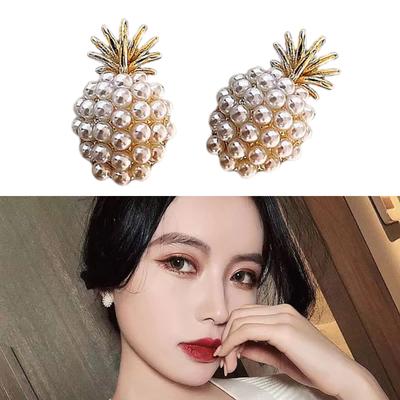 Elegant Pearls Pineapple Stud Earrings Classic Pineapple and Pearls Earrings Stylish Ear Accessory for a Timeless Look