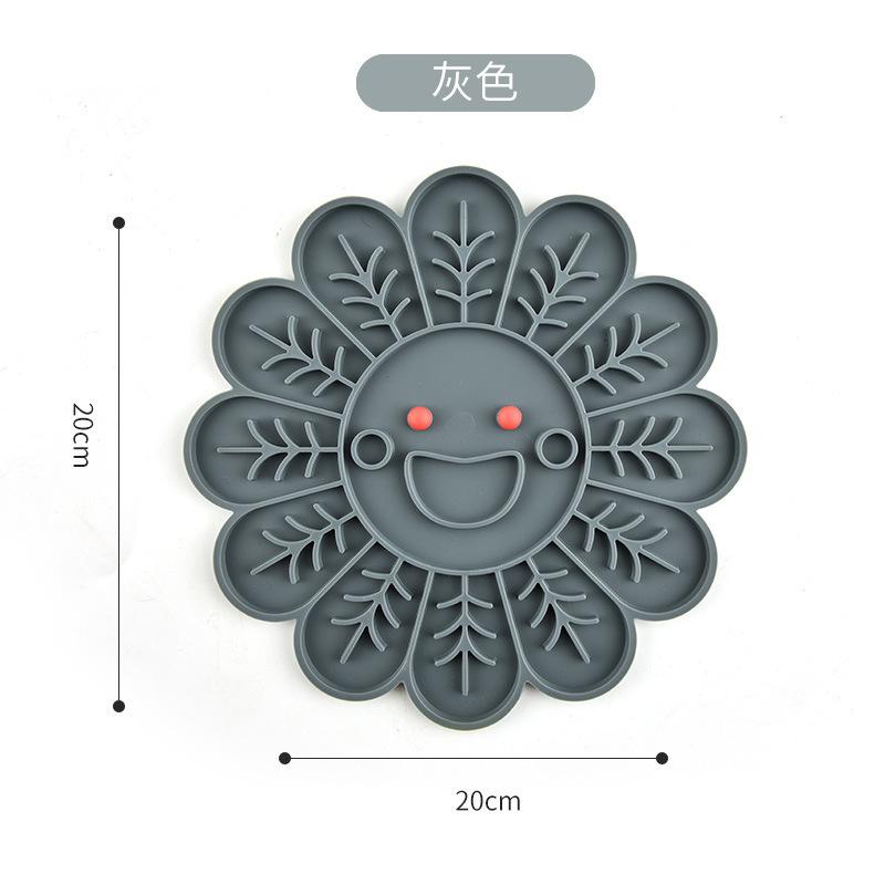 Silicone cat and dog licking pad, pet feeding bowl, slow food cat plate, dog silicone slow food pad, slow food bowl.