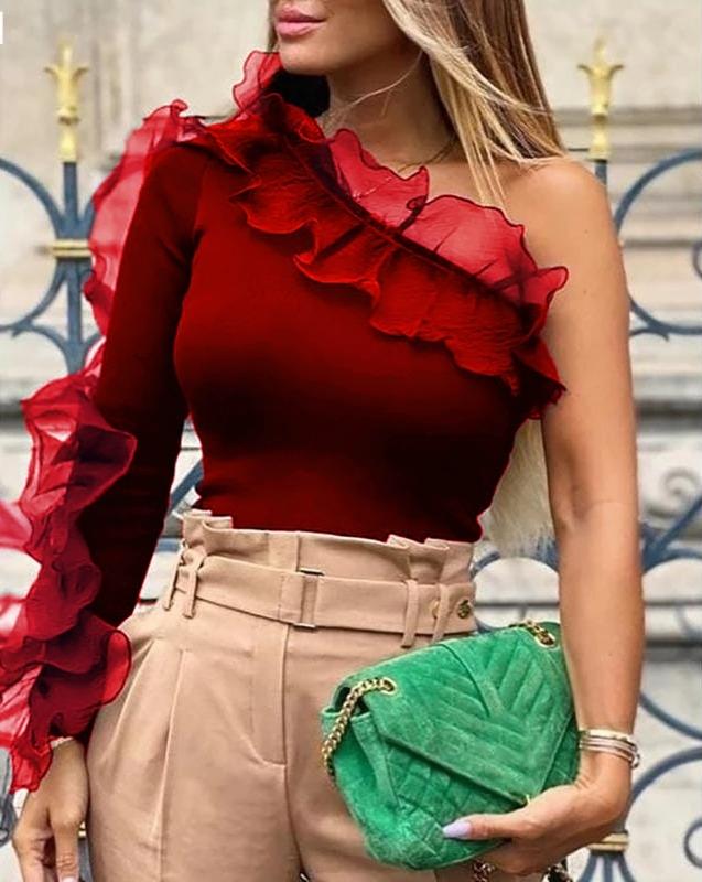 

Женская блузка на одно плечо с глубоким вырезом и рюшами из акриловой ткани