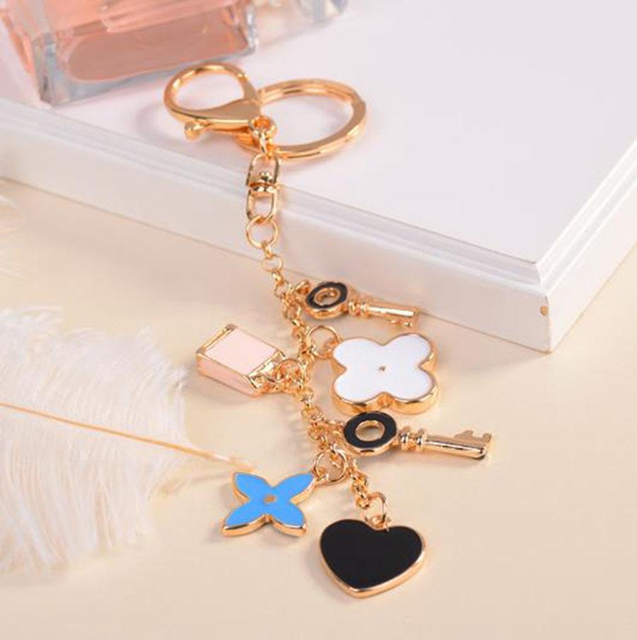 EASYA Amor Trevo Presente Criativo Chaveiro Liga Strass Chaveiro Pingente de Bolsa Mulheres Amuleto de Bolsa Acessórios para Carro Pequeno Presente