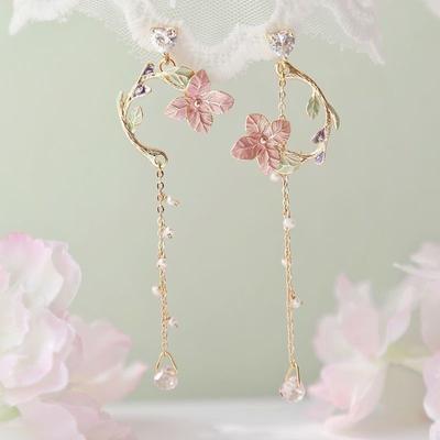 Nuovi orecchini pendenti asimmetrici con fiore in stile coreano per le donne Gioielli dolci con nappa lunga orecchino carino
