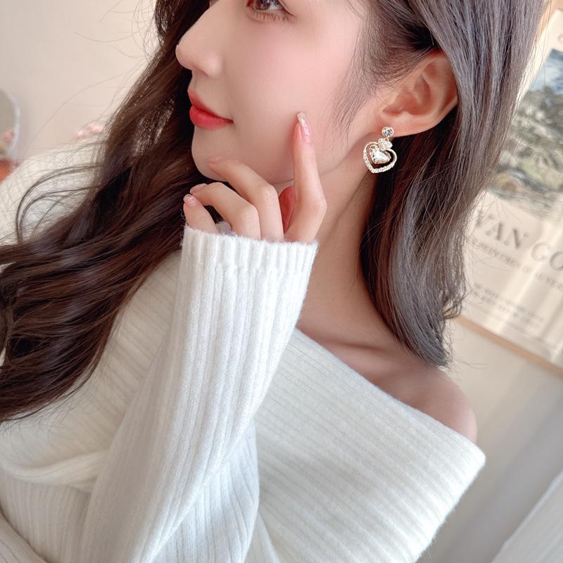 Ladies' Light Luxury Design Elegant And Sweet Heart-Shaped Earrings Fashionable And Versatile Niche Design Earrings
