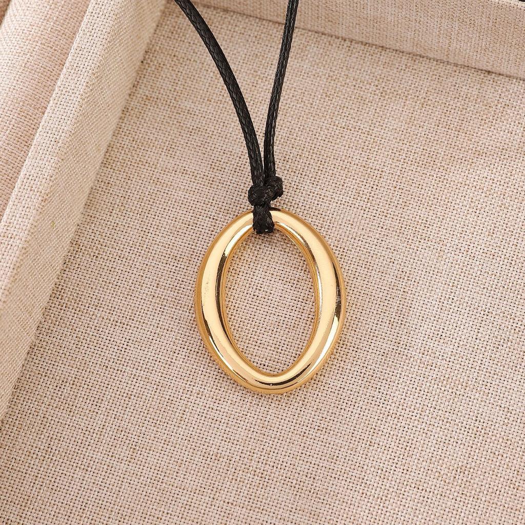 Geometriskt hänghalsband Unika halssmycken Justerbart rephalsband Lämpligt för moderna modeentusiaster Present