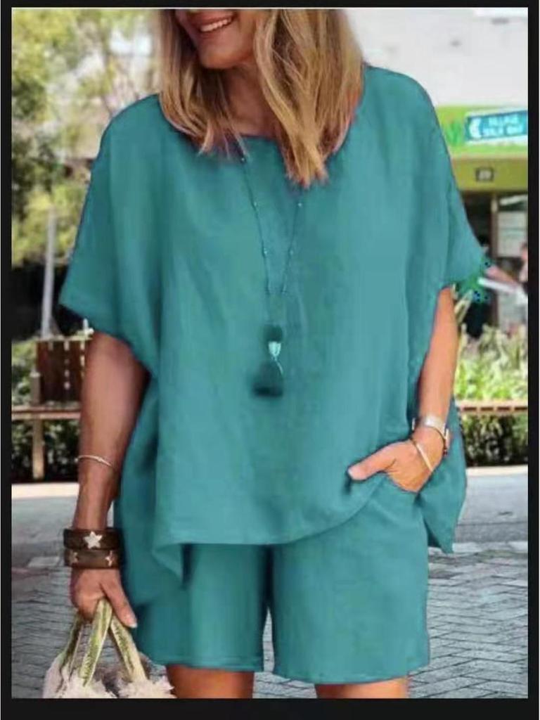 2022 Spring/Summer Fashion: Cotton Linen Two-Piece Set – Loose Short-Sleeved Top and Shorts.