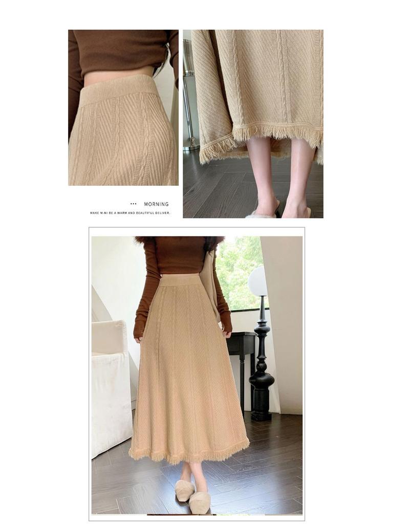 Title: "Elegant Autumn Tassel Knit Skirt - Chic & Artistic Everyday Wear"