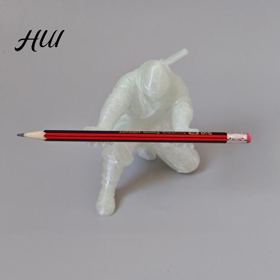 Ninja Desktop Dekoration Stiftehalter Kniend Bleistift Cool 3D Büro Schreibtisch Gedruckter Ständer Geschenk für Teenager Jungen Erwachsene Zubehör