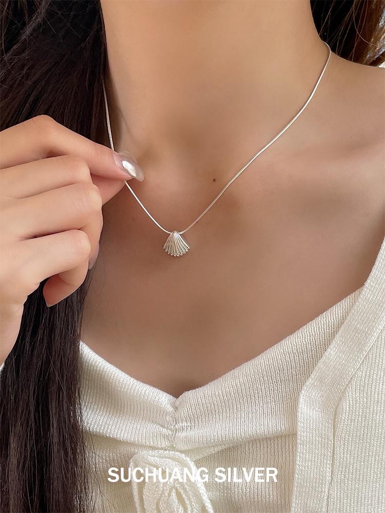Su Chuang S925 Sterling Silver Shell Necklace for Women – High-End Versatile Scallop Texture Clavicle Chain