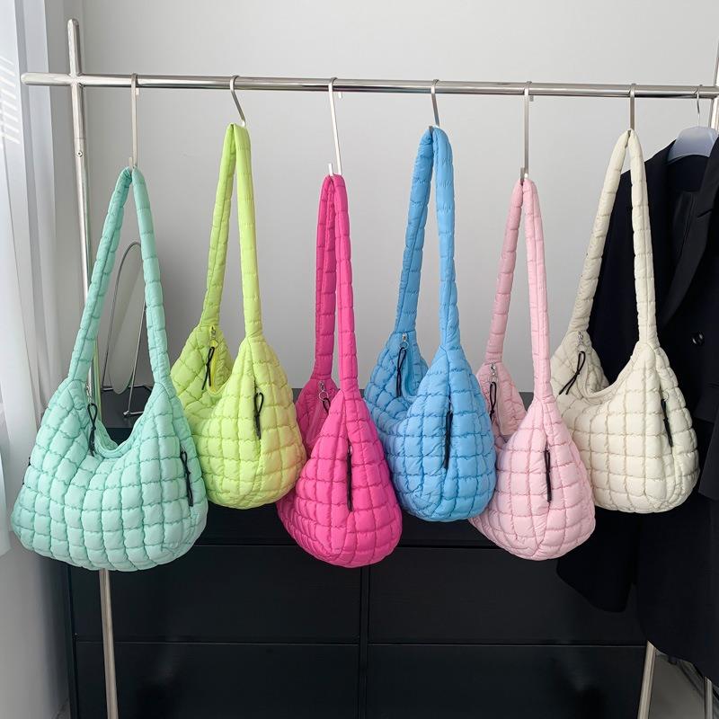 Checked Cloud Bag Fashionable Single Shoulder Portable Dumpling Bag Large Capacity Down Cotton Underarm Women's Bag