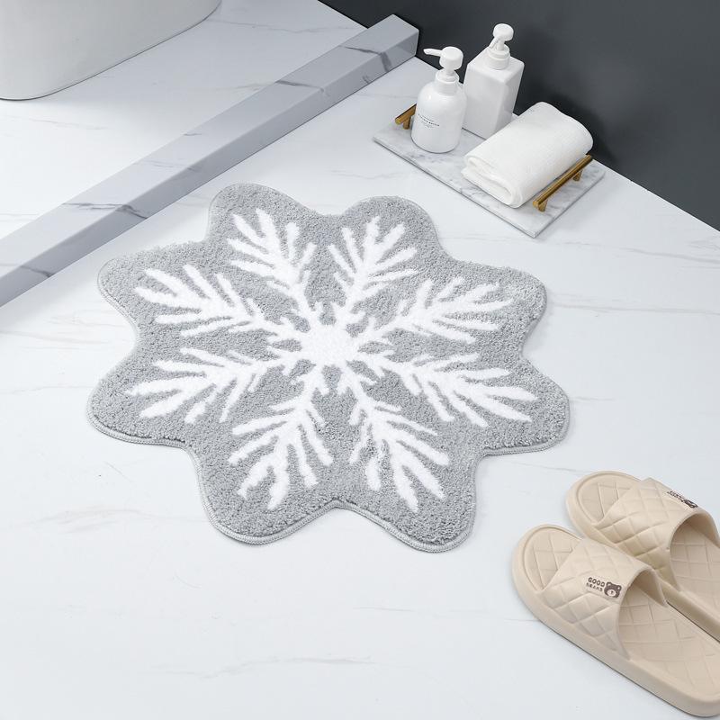 Christmas Carpet Snowflake Velvet Bath Mat Non-Slip Red Bathroom Rug Absorbent Door Mat Festive Holiday Entrance Mat For Home Decor