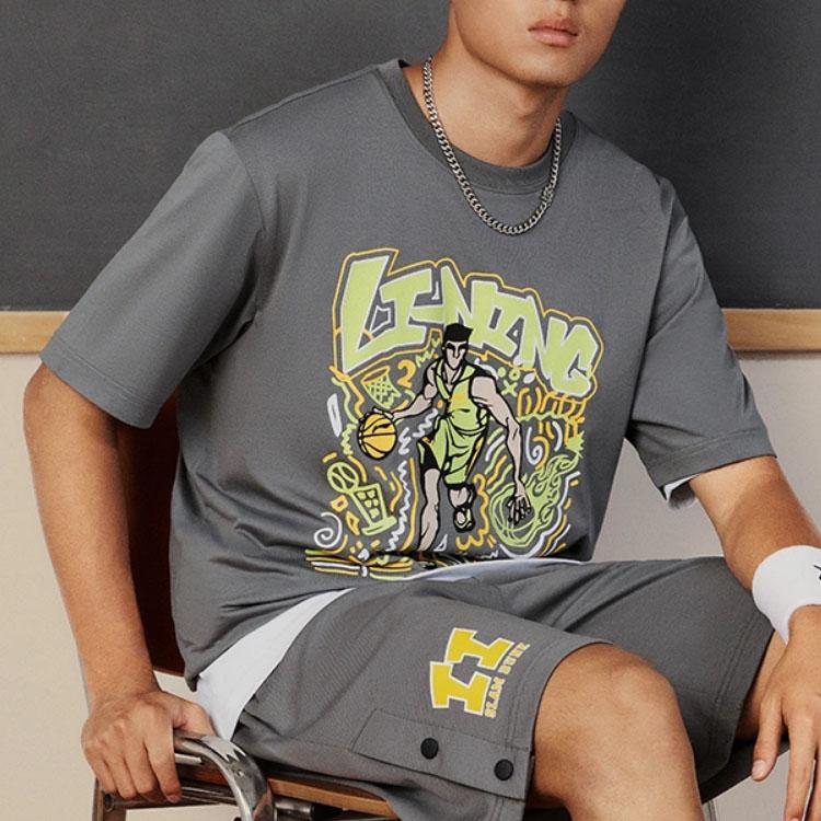 Li-Ning Sports Life Series Printed Letter Crew Neck Short Sleeve T-Shirt Men Tops Lead-Gray AHST569-3