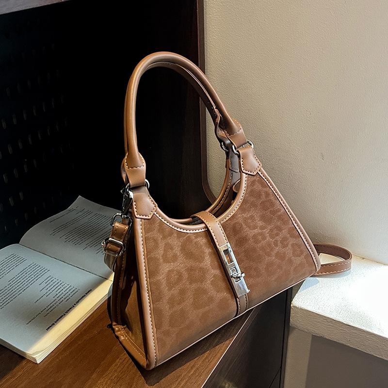 Niche Portable Small Bag Women's New Fashion Retro Leopard Print Shoulder Bag Casual Commuter Messenger Bag