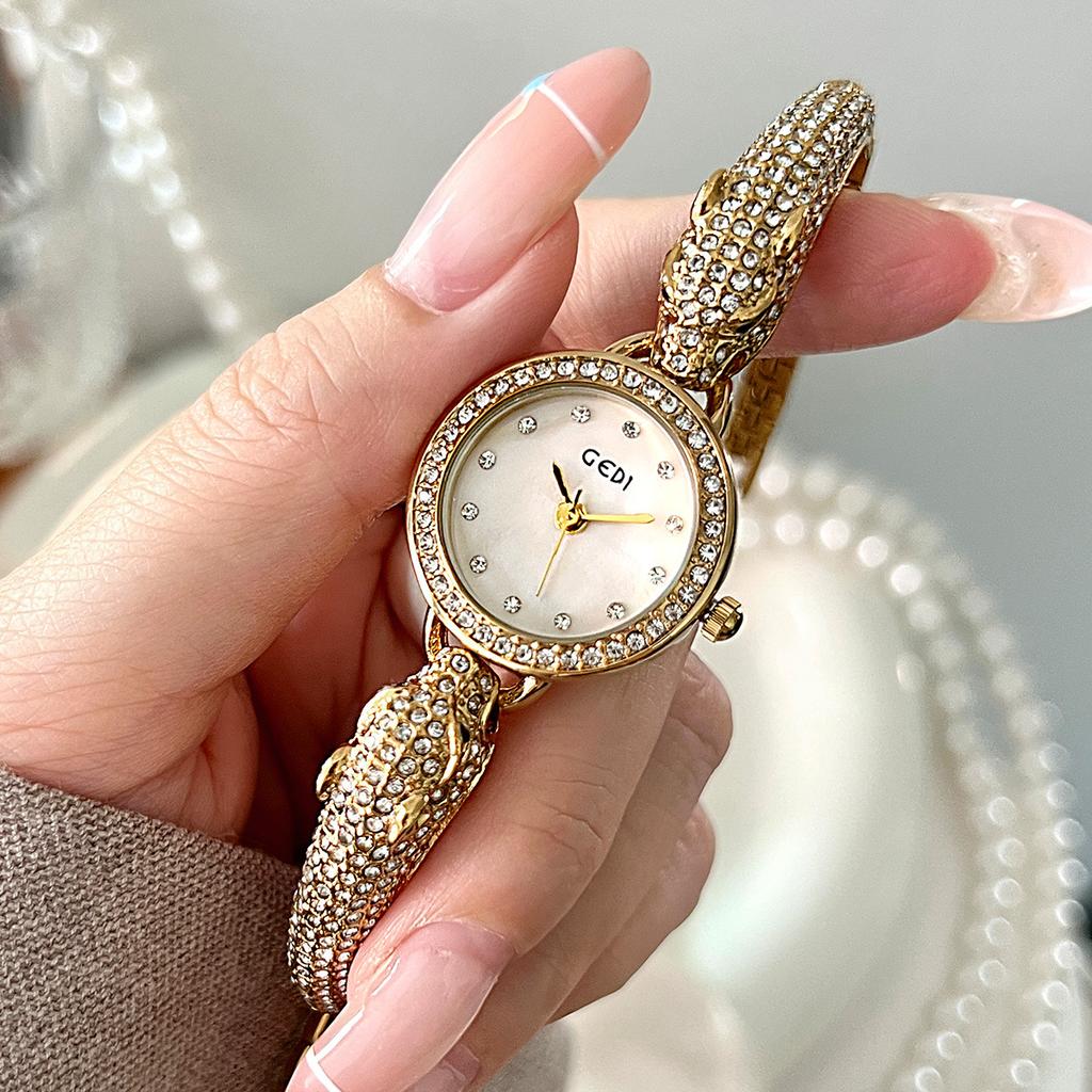 Dial Fashionable And Elegant Watch Leopard Head Bracelet Light Luxury Simple High Value Diamond Set Quartz Watch