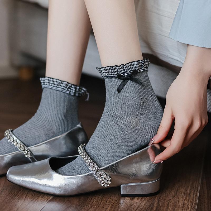 Solid Color Short Socks Women Japanese Fashion Black White Gray Low Cut Ankle Socks Lolita Sweet Girls Cute Lace Ruffle Socks