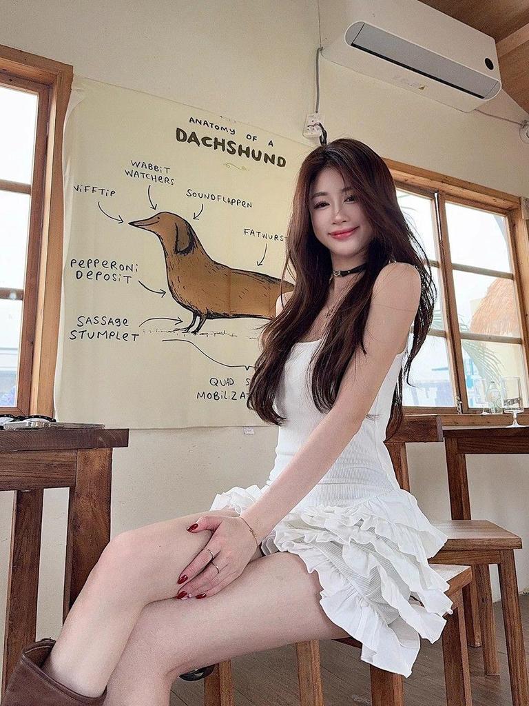 Women's Sweet White A-Line Spaghetti Strap Dress with Ruffle Skirt - Summer Slimming Waist Ballet Style.