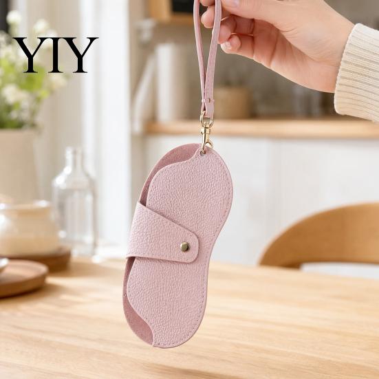 Compact Glasses Storage Bag Sunglasses Pouch, Imitation Leather Hanging Case Durable Eyeglass Holder with Carabiner, Portable Eyeglasses for