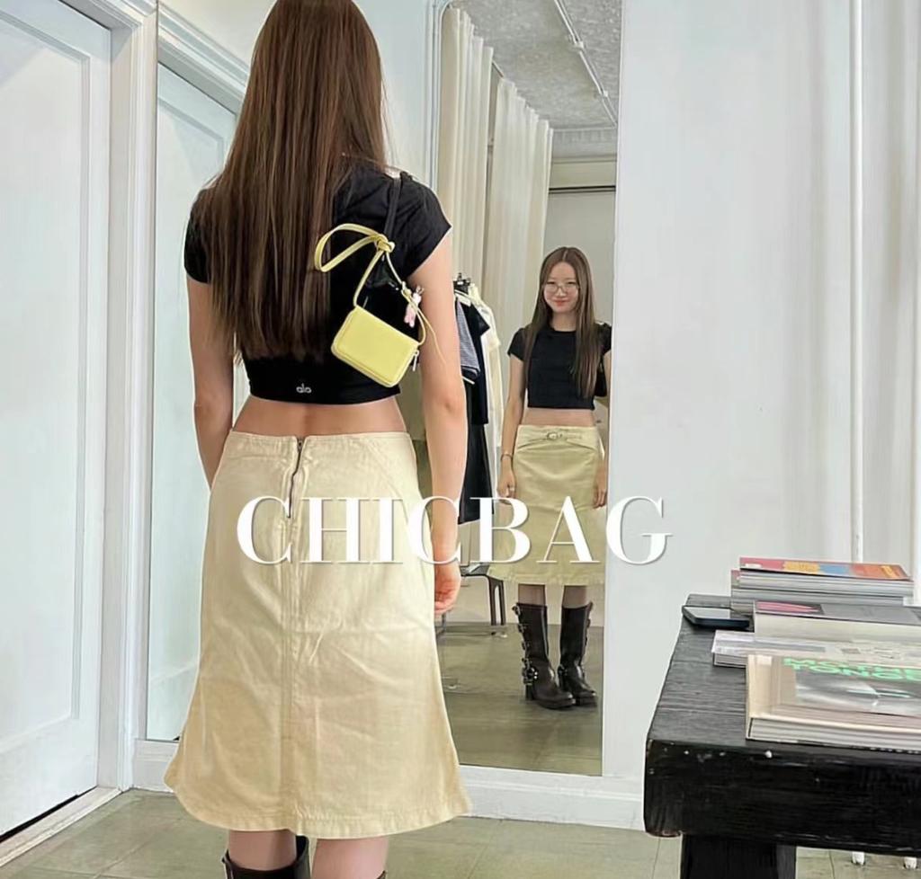 Small Hanging Bag Is Fashionable with Small Card Bag, Waist Bag, Crossbody Breast Bag.