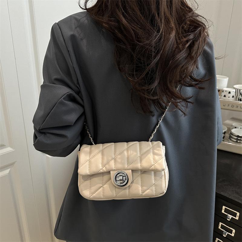This Year's Popular Fashion High-end Sense Xiaoxiangfeng Women's Bag 2025 Early Spring Versatile Commuter Shoulder Messenger Small Square Bag