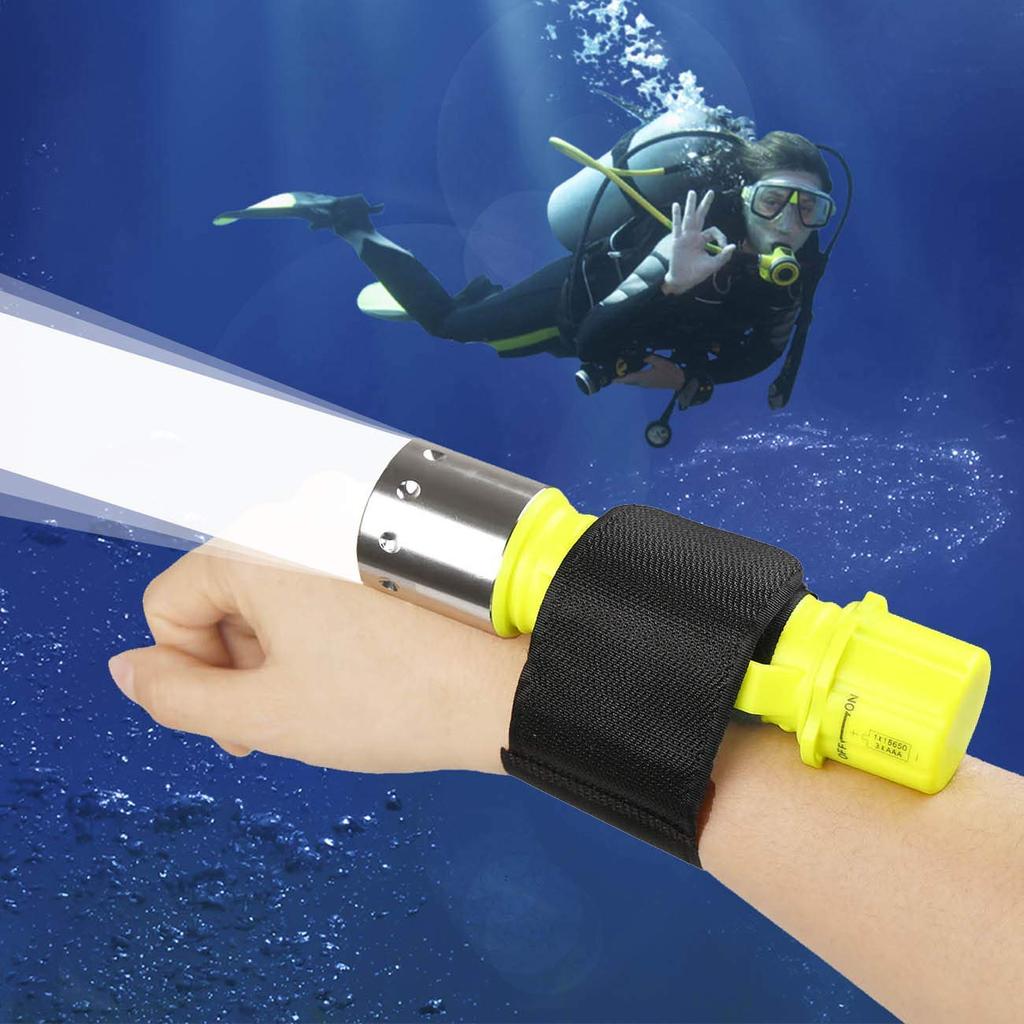 1800 Lumens Professional Diving LED Flashlight with T6 LED Underwater Handheld Scuba Safety Diver Lamp Not Ultra-Bright Chip, 3AAA/18650 Compatible,