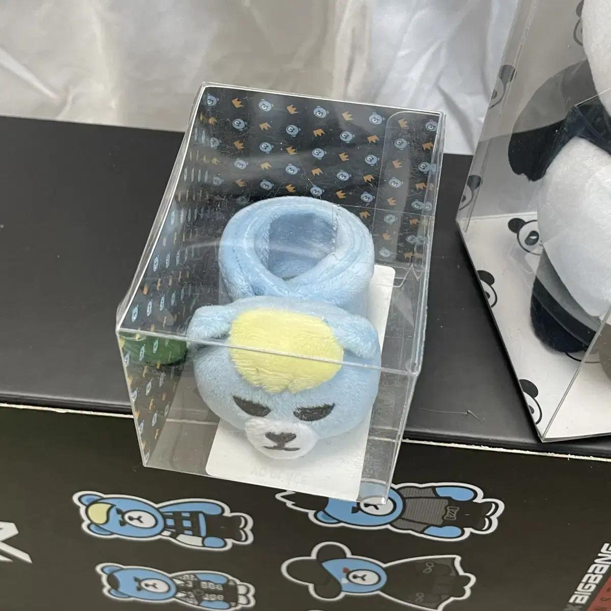 

Victory Goods, Crank Bear Wrist Puppet, Victory