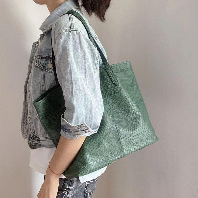 

Original Export Quality Women S Handbag Senior Serpentine Large Capacity Shoulder Versatile Casual Tote Bag Designer Pract Purse (30cm Max Length 50cm)