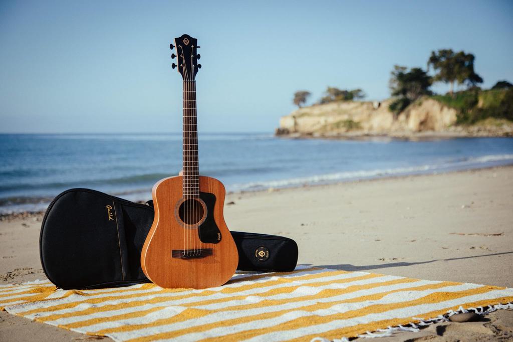 Guild Acoustic Guitar Travel Size Mini Guitar TRAVELER