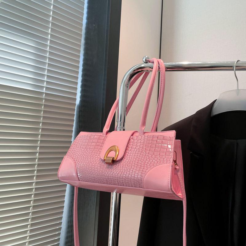 

Internet celebrity high-end handbag 2025 spring new versatile ins shoulder messenger bag temperament small square bag foreign style розовый