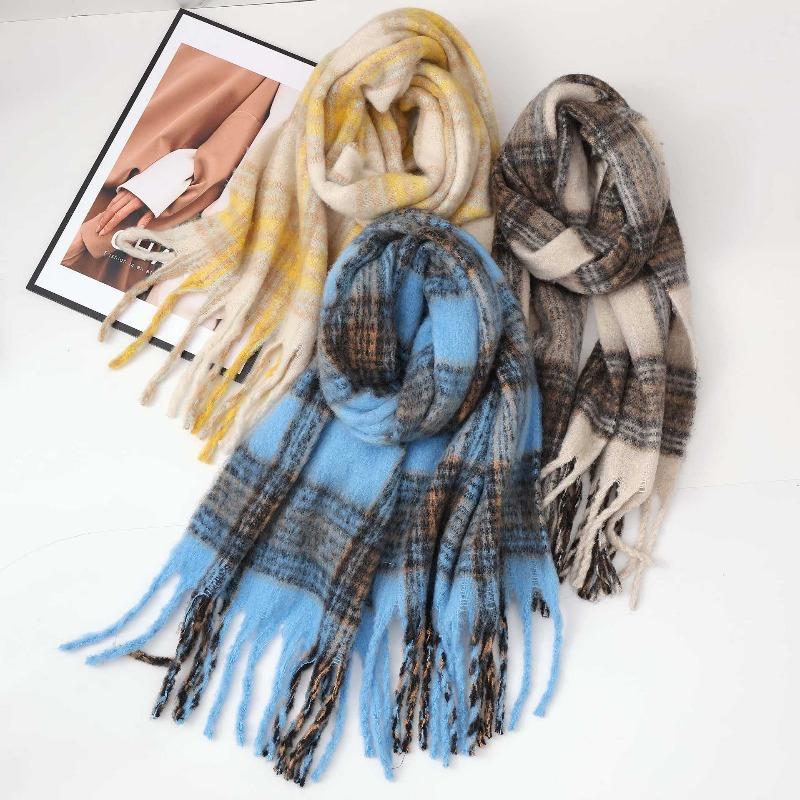 New England Christmas red plaid scarf women's fashion versatile warm circle yarn fringed scarf skin-friendly and thicker