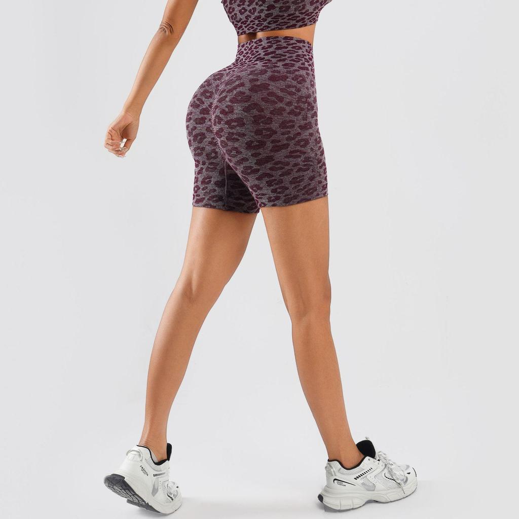 Seamless High-Waist Leopard Print Butt-Lifting Yoga Shorts - Slim Fit Mid-Length Fitness Shorts