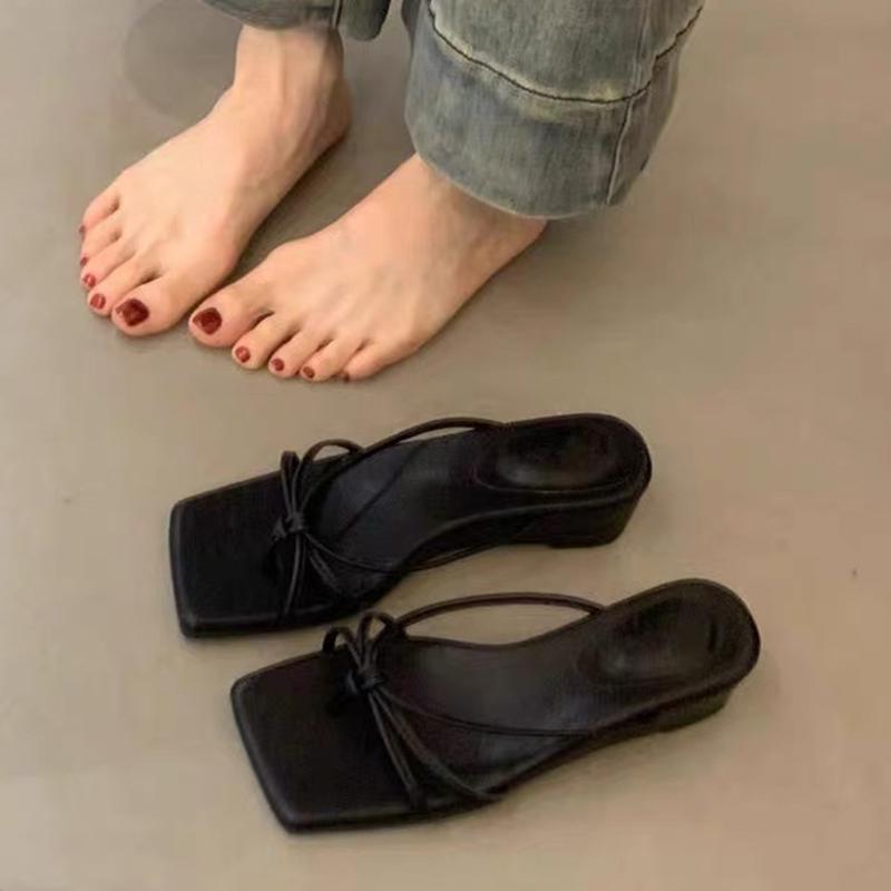 Fashion Shoes Woman 2025 Slippers Summer On A Wedge Heeled Mules Rubber Flip Flops Leopard High Hawaiian Slides Scandals Leopard