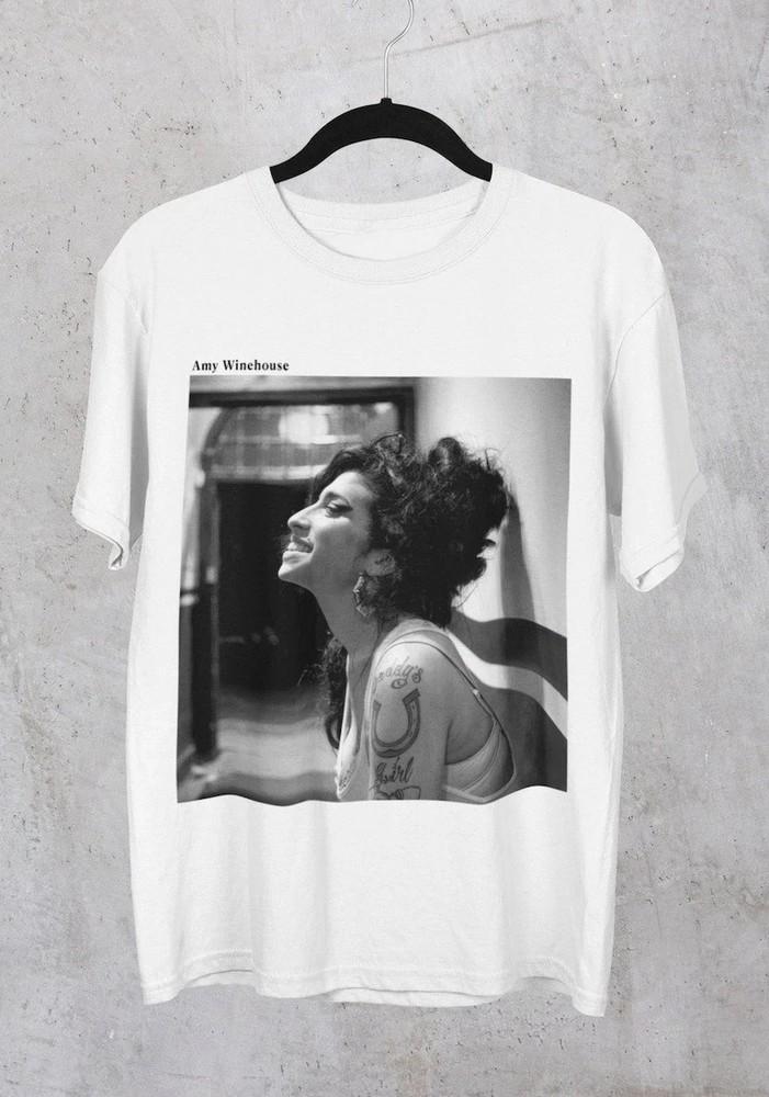Amy Winehouse TShirt Unisex Gift for Amy Winehouse Fans SU51 Unisex T-Shirt S