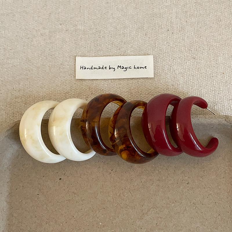 Elegante C-förmige Harz-Creolen für Damen - Koreanische Mode, vielseitig und stilvoll