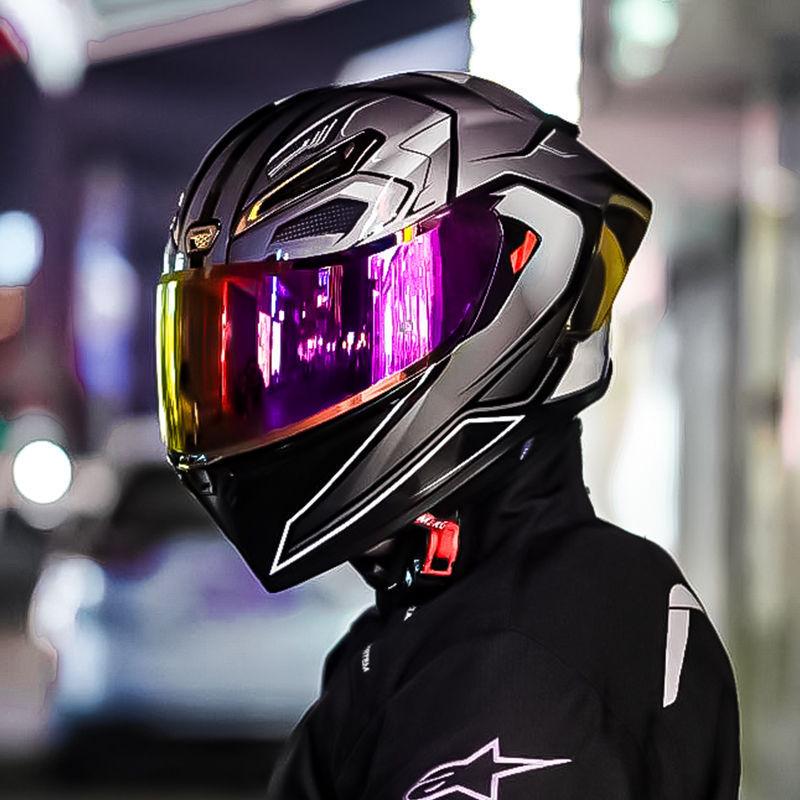 Unisex Carbon Fiber Full-Face Motorcycle Helmet with Bluetooth & Anti-Fog, 3C Certified for All Seasons