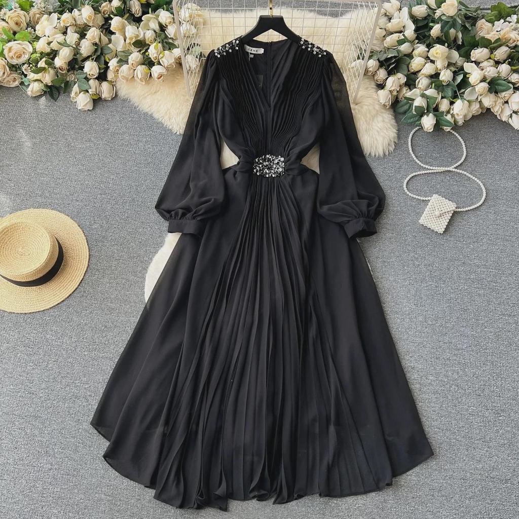 Elegant V-Neck Chiffon Dress with Waist-Cinching A-Line and Pleated Design