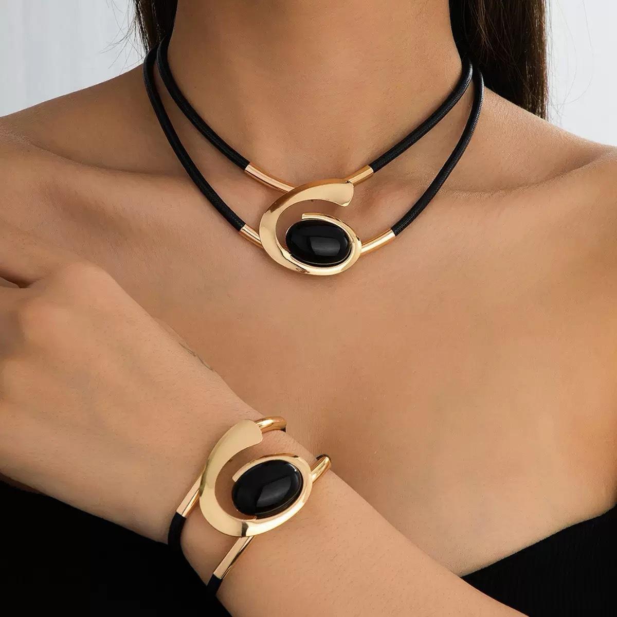 

Bohemian Black Snail Pendant Double Stacked Necklace Bracelet Set Women s Collar Accessories золотий