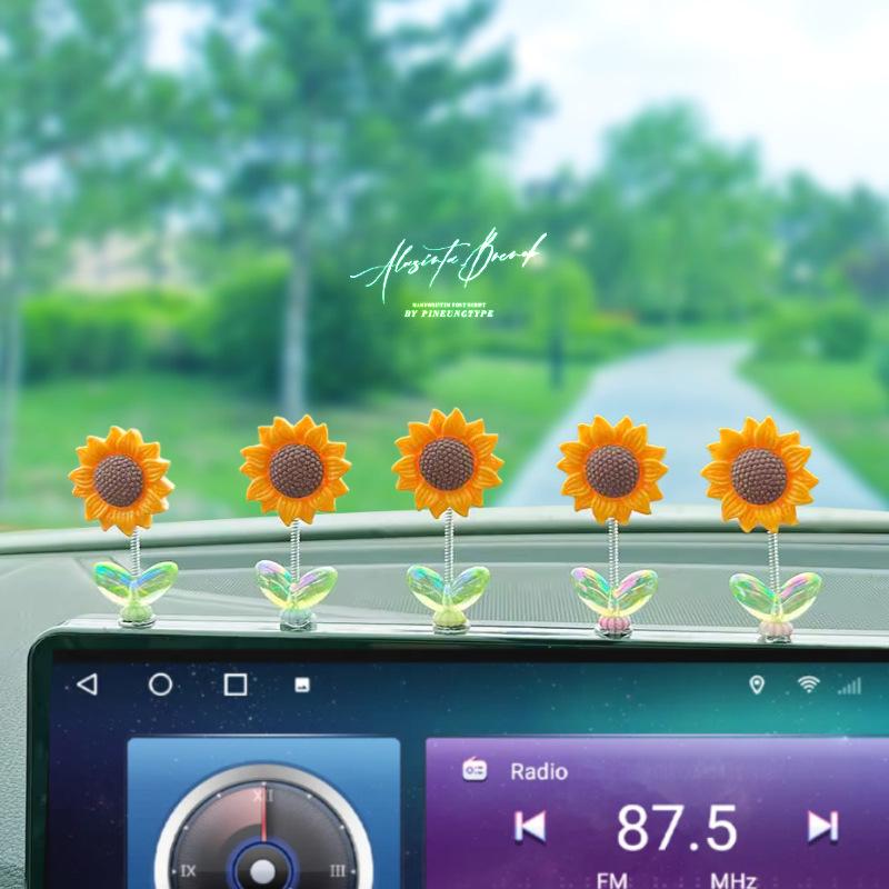 2024 Kreatives Sonnenblumen-Autodekor - Wackelkopfdach-Design im Stil von Internet-Berühmtheiten auf Douyin