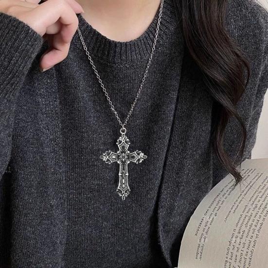 Vintage Necklace for Women Men Baroque Pendant Necklace Hypoallergenic Punk