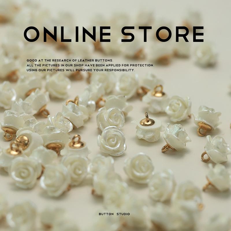 

5Pcs Elegant Rose Clothing Button Knitted Cardigan Resin Button Shirt Dress Sweater Decorative Button 1 #[Triangular Rose Imitation Shell White] 12mm